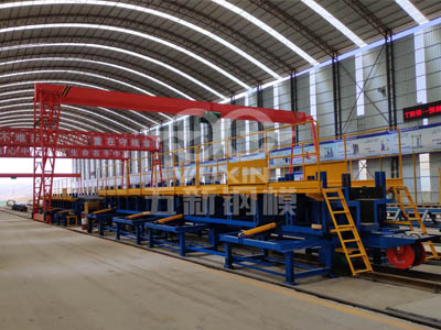 Ligne de production pour la préfabrication d'une poutre en T de 13 m de l'autoroute Qinghai Bianmen de CCCC Second Highway Engineering Co., Ltd